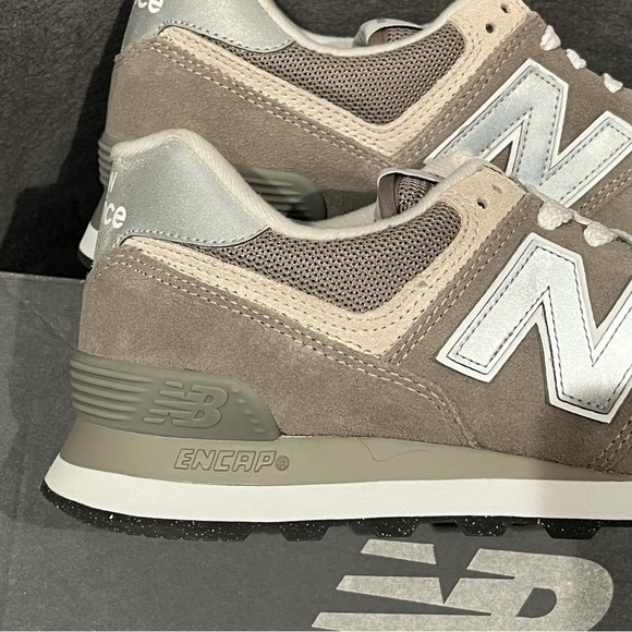 New Balance 574 Women’s Sneakers Grey White Size 9.5 US WOMEN - Picture 3 of 13